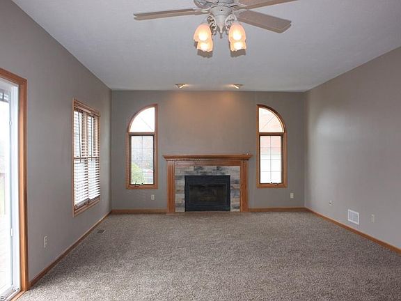 5th image of 893 Mesa Verde Dr