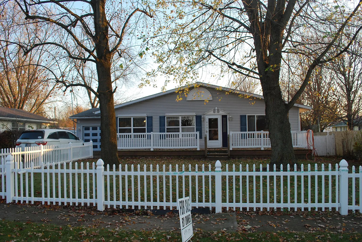 604 Pleasant Ln photo 1