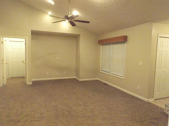 4th image of 707 Candlewood Ct