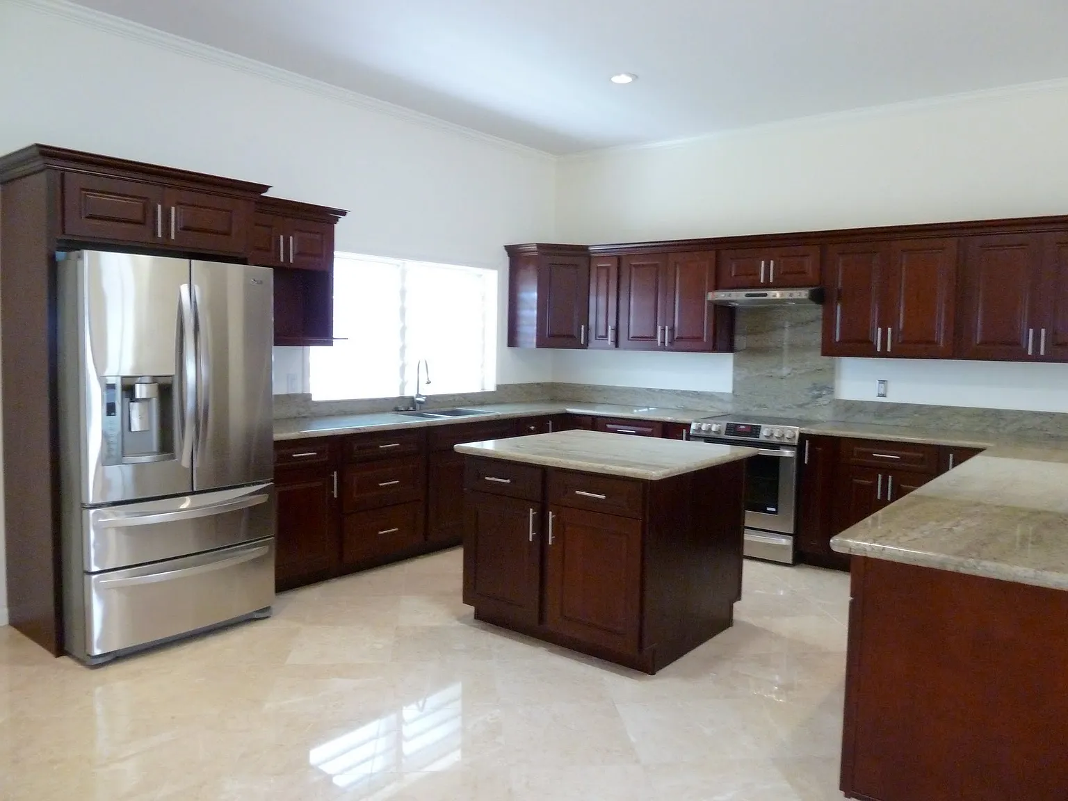 3 bed, 1800 sqft, $5,000 — Photo 4