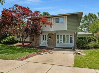 5775 Vine St, Oak Forest, IL 60452