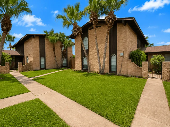 2 bed, 1.5 bath, $800 — Photo 4