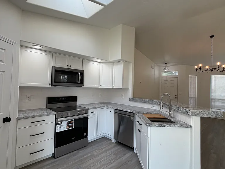 3304 E Sir Patrick Ct — Photo 22