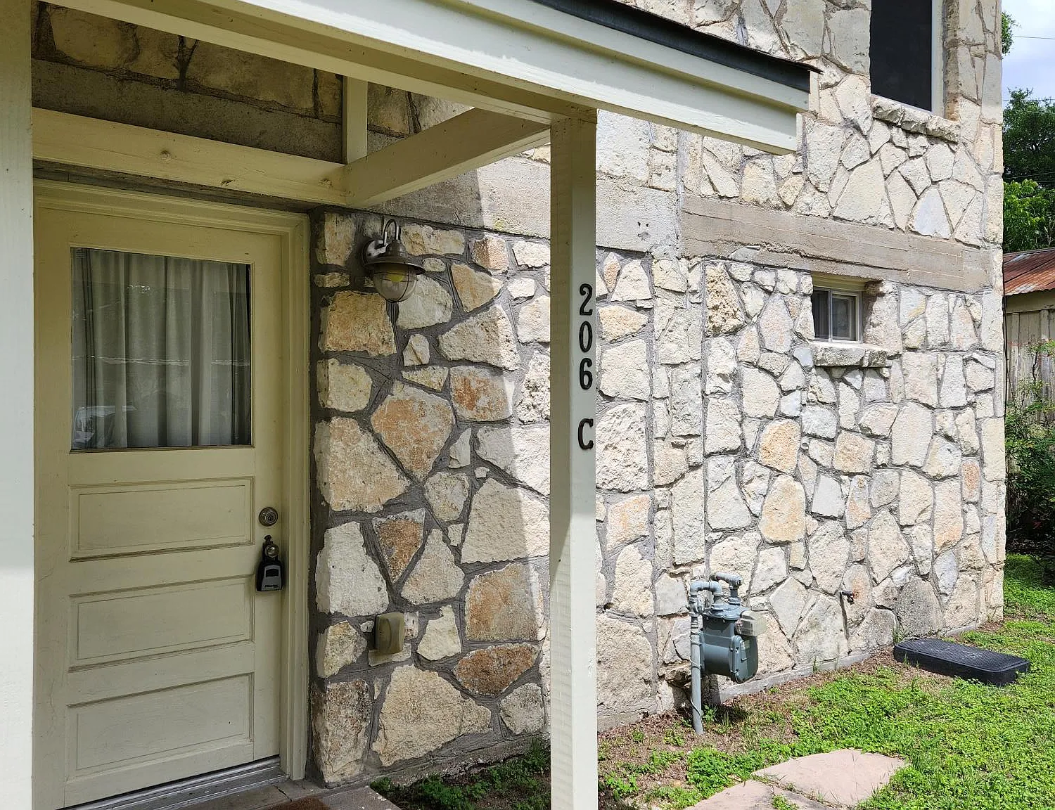 1 bed, 1.0 bath, 532 sqft, $1,300 — Photo 2