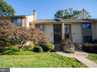 402 Lynetree Dr, West Chester, PA 19380