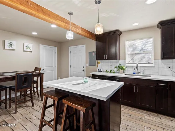1703 Pleasant Ave, Yakima, WA 98902