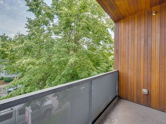5th image of 2645 NE 7th Ave #1