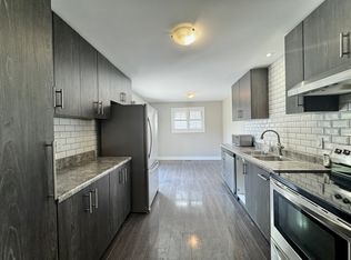 1130 Melton Dr, Mississauga, ON L4Y3W2