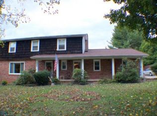 703 Redwood Dr, Mt Carmel, TN 37645