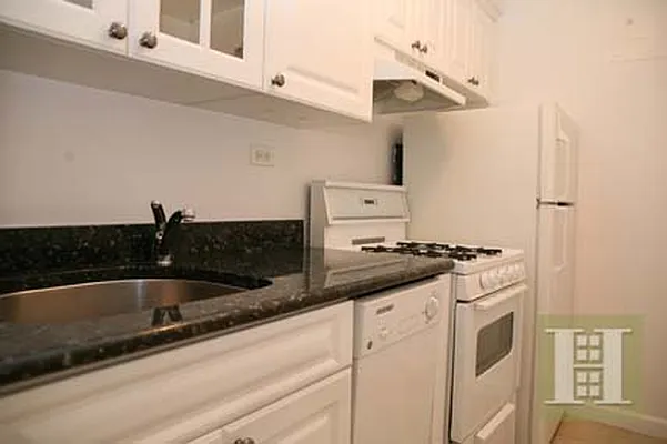 Rented by Halstead Real Estate | media 5