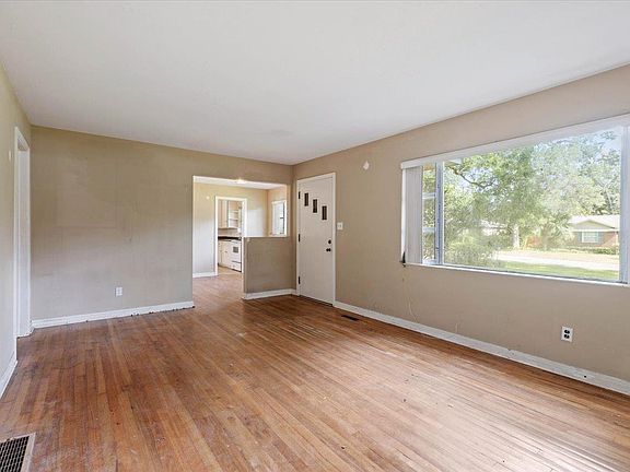 4th image of 713 Stiles Ave