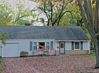 7621 Rainbow Dr, Prairie Village, KS 66208