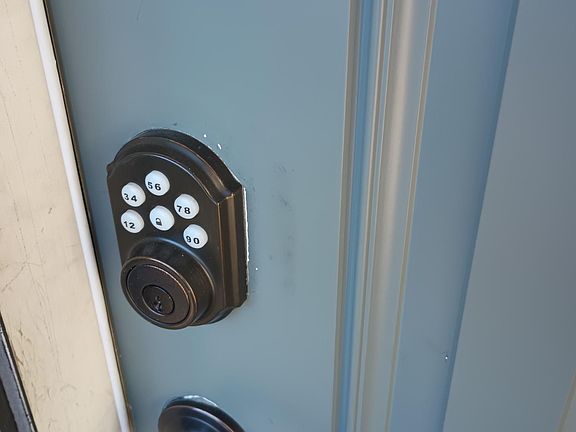 electronic deadbolt