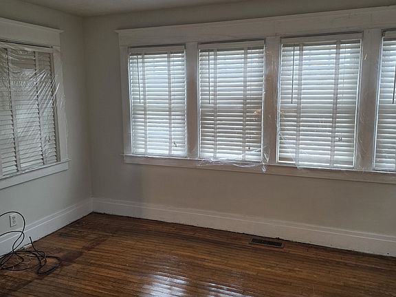 4th image of 372 Leroy Ave Floor 1