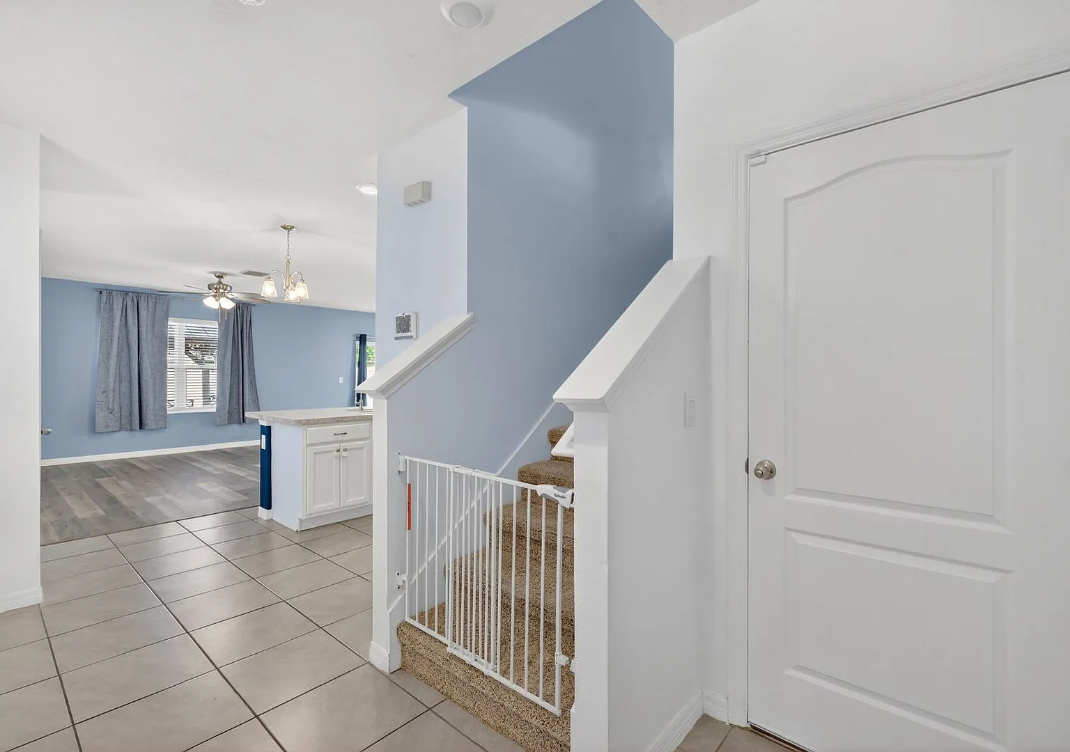 Available Now! 4BR Home in Avalon Park with Fenced Yard & Resort-Style Amenities — Photo 2