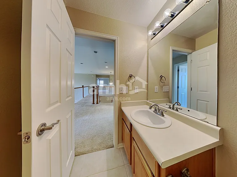 1556 S Catawba Cir — Photo 19