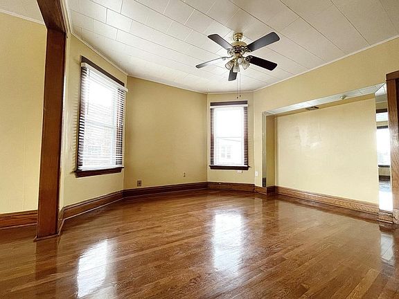 5th image of 2250 N Hamlin Ave #2
