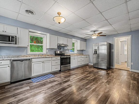 5th image of 11375 Maple Island Rd
