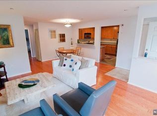 57 Fox Run Dr #95, Englewood, NJ 07631