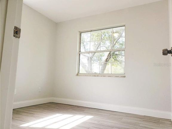 4th image of 1649 Ravenall Ave