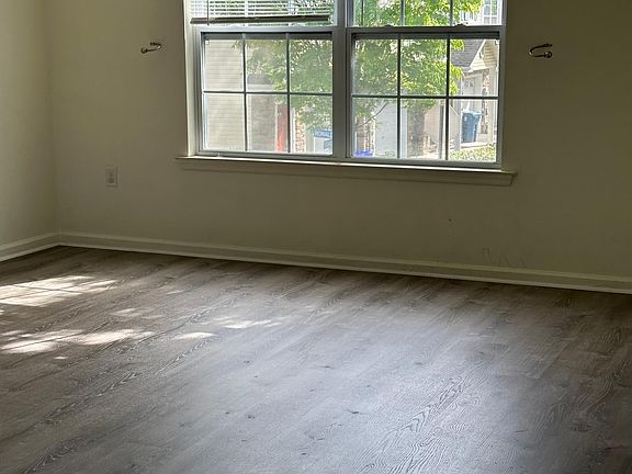 4th image of 21 Ronald Dr