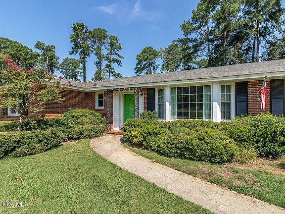 2nd image of 2915 Hampshire Drive