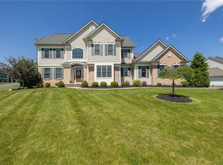 95 Coventry Rdg, Pittsford, NY 14534