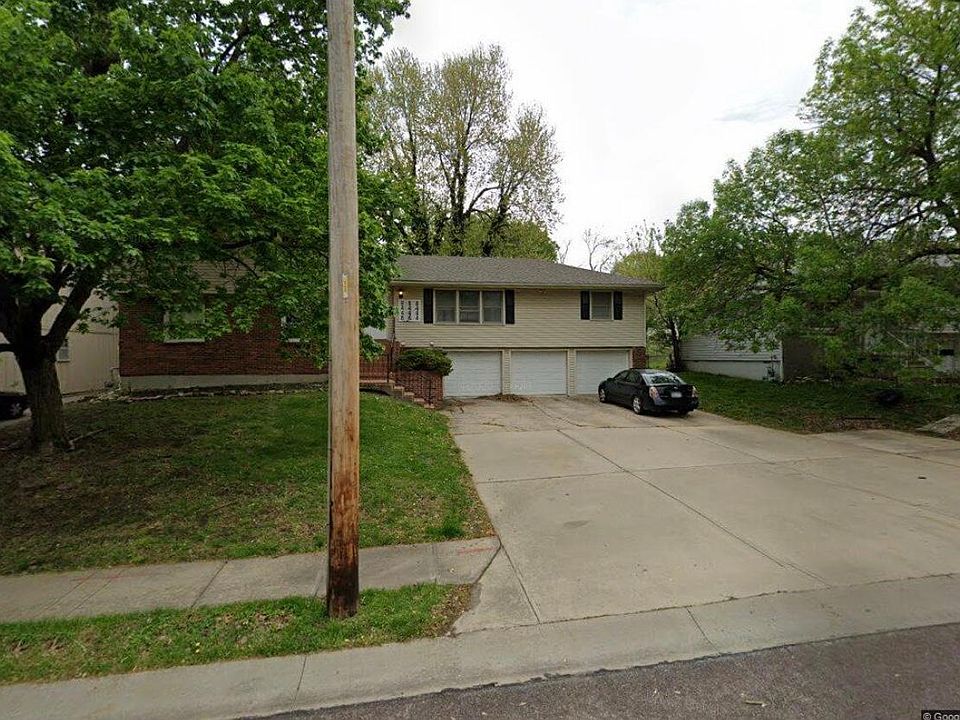 2nd image of 8448 Robinson St