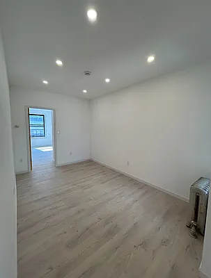 Rented by E Realty International Corp | media 1