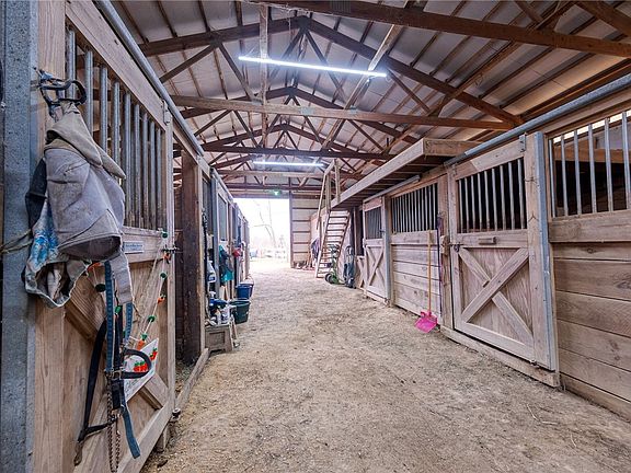3rd image of 846 Ada Ln
