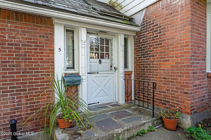 2nd image of 5 Tudor Road