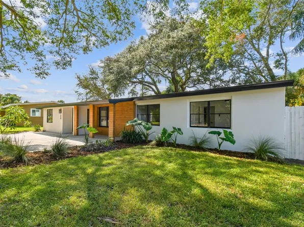 350 Barbara Cir, Belleair, FL 33756