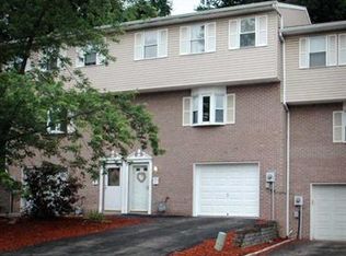 319 Clavale Dr, North Versailles, PA