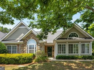 102 Village Ln, Roswell, GA 30075
