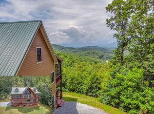 615 Windsong Mountain Dr, Franklin, NC 28734