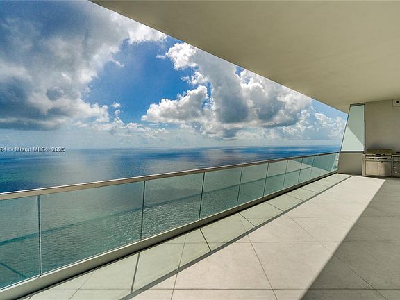 2nd image of 18501 Collins Ave Floor 5001-331