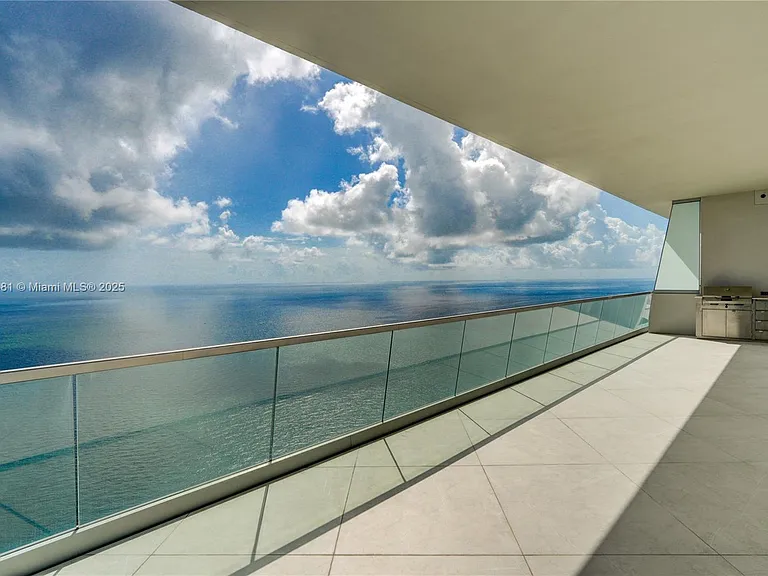 18501 Collins Ave #5001 — Photo 2