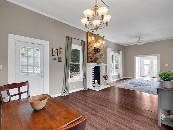 4th image of 417 N Main St