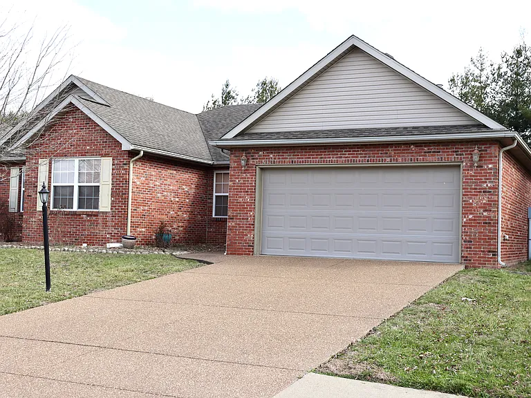 4680 Marble Dr — Photo 2