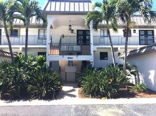 990 8th St S APT 2A, Naples, FL 34102