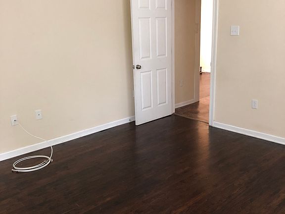 5th image of 564 Cotton St