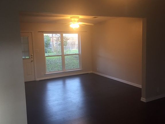 3rd image of 14518 Hague Dr