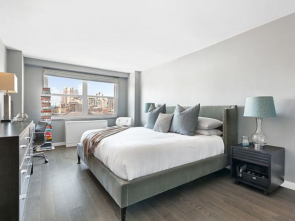 5th image of 360 W 22nd St APT 7C
