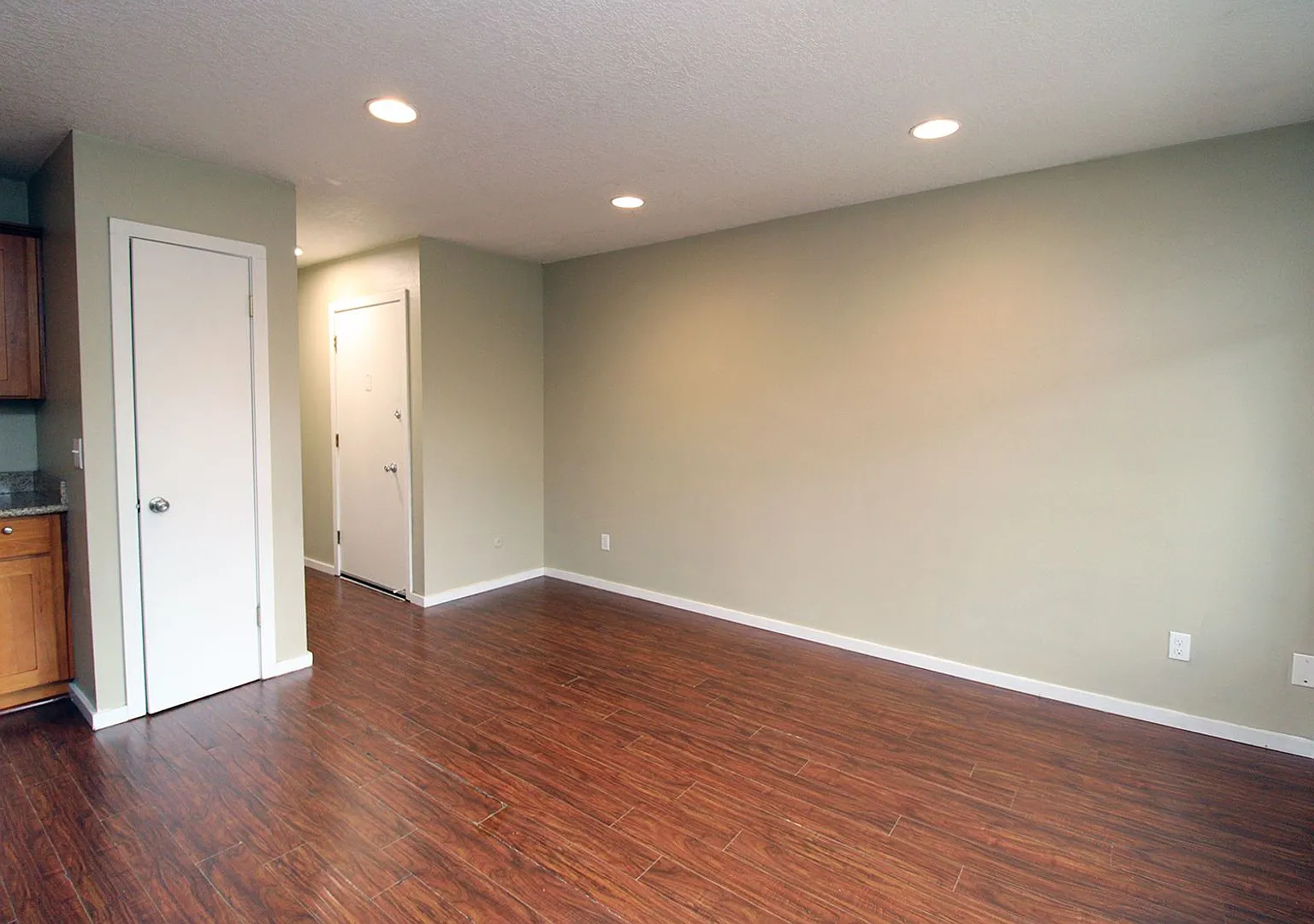 4204 - 4232 SE Cesar E Chavez Blvd — Photo 4