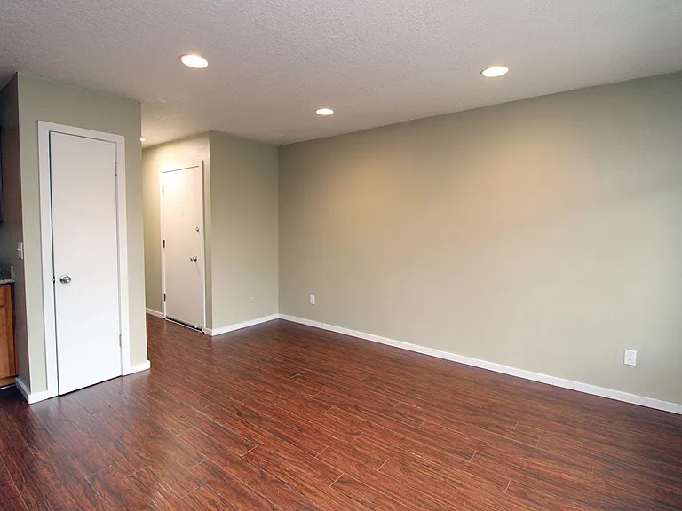 4204 - 4232 SE Cesar E Chavez Blvd — Photo 9