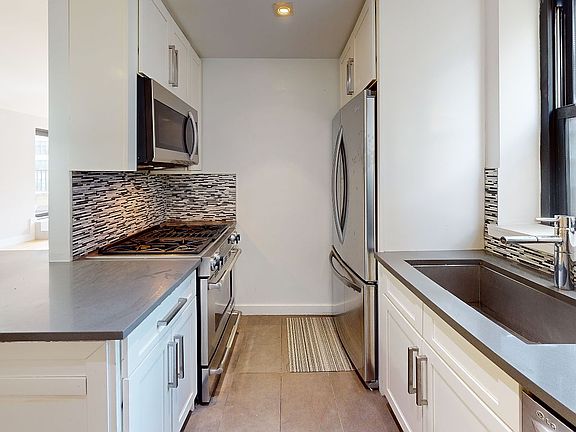 5th image of 301 E 47th St APT 16C