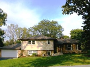 8415 Brookridge Rd, Downers Grove, IL 60516