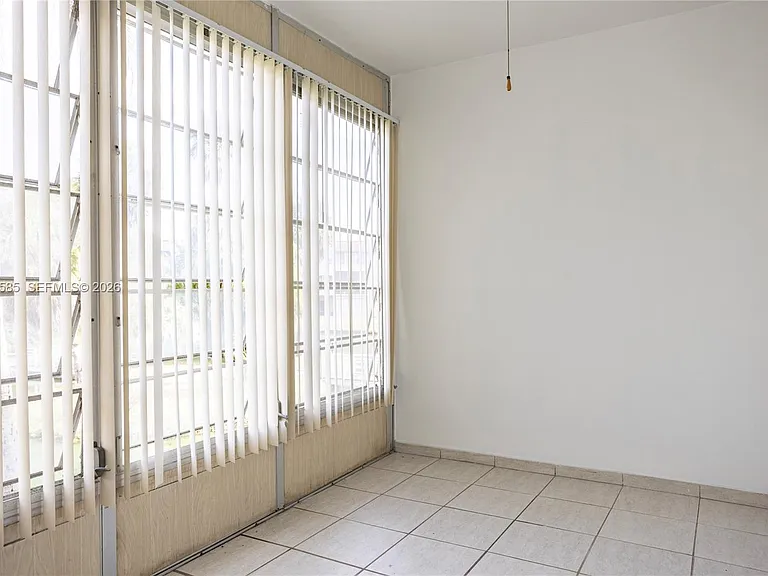 5021 W Oakland Park Blvd #204 — Photo 13