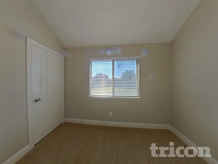 1301 Hearthstone Dr — Photo 11