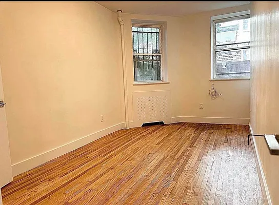 Rented by Compass | media 18